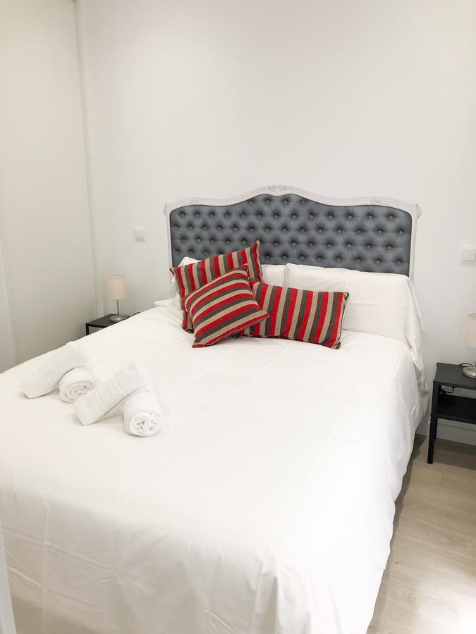 Modern With Ideal Location Next To Atocha Station Madrid Buitenkant foto