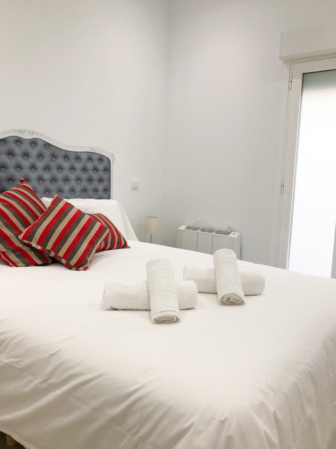 Modern With Ideal Location Next To Atocha Station Madrid Buitenkant foto