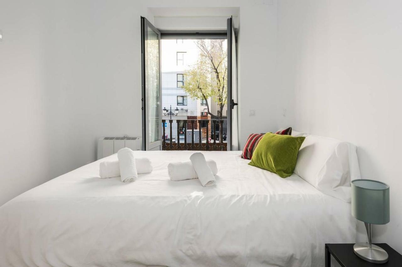 Modern With Ideal Location Next To Atocha Station Madrid Buitenkant foto