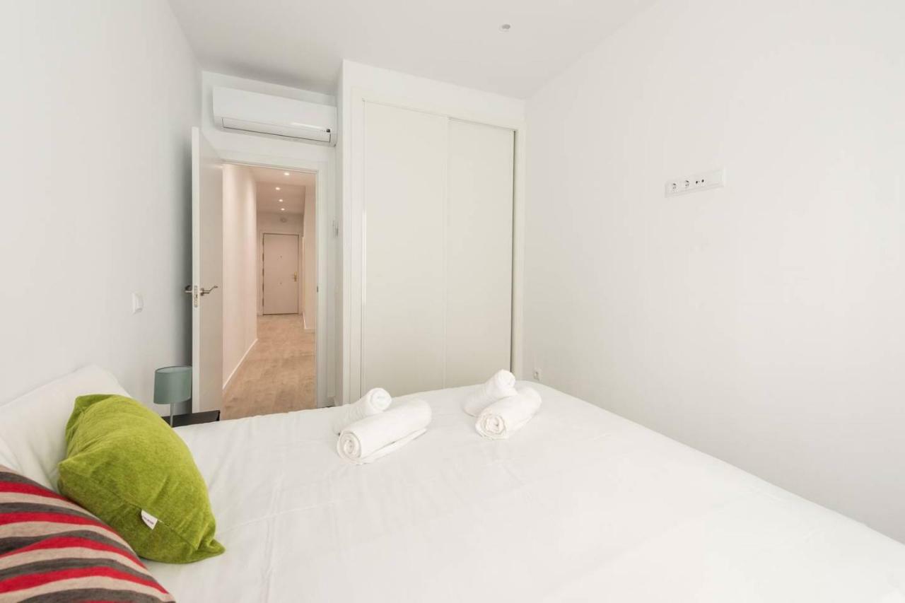 Modern With Ideal Location Next To Atocha Station Madrid Buitenkant foto