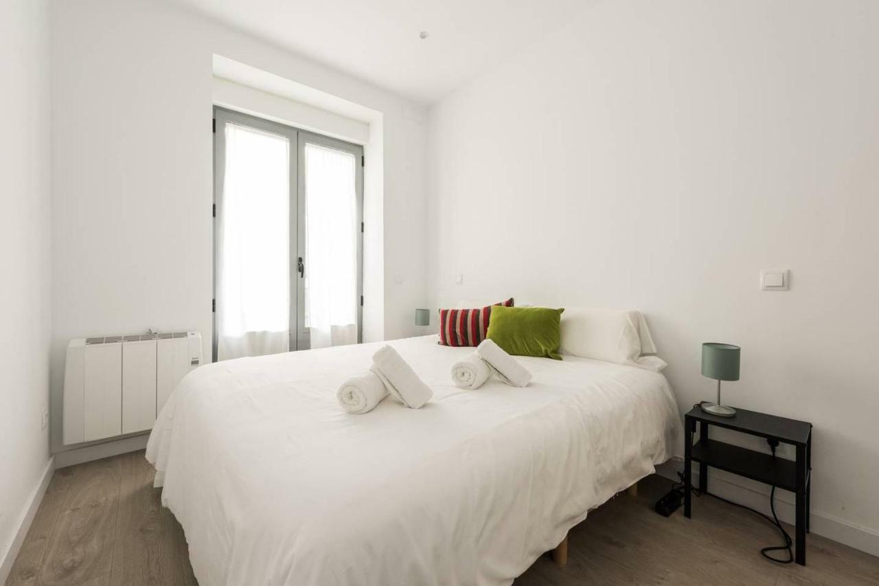 Modern With Ideal Location Next To Atocha Station Madrid Buitenkant foto